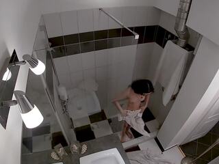 Ukryty kamera - trójkąt prysznic, darmowe dorosły wideo klips 72 | xhamster