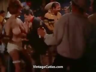 Vendimia - top-less bailando en un disfraz fiesta 28-10-1962 | xhamster