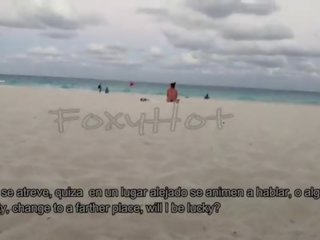 Mostrando el culo en tanga por la playa y calentando un hombres&comma; solo dos se animaron un tocarme&comma; vid completo en xvideos rojo