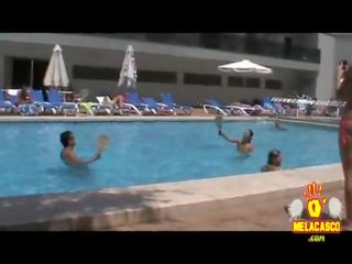 LOCURAS EN UNA PISCINA PÃÂBLICA 2ÃÂº MELACASCO.COM