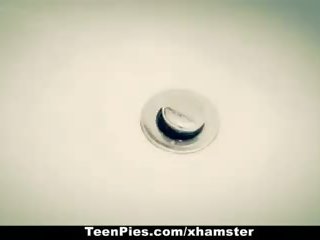 Teenpies - ईबोनी एड्रिअन माया प्यार करता है एक चिपचिपा क्रीमपाइ!