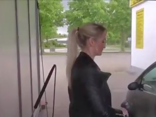Blonde in Leggins: Free Car sex video mov 8f