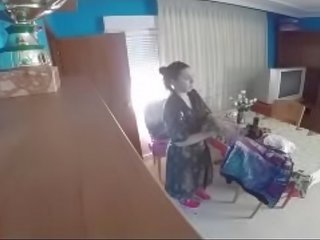 Una mujer viuda se hace la enferma para que el intern venga um casa y poder comerse su polla gui114